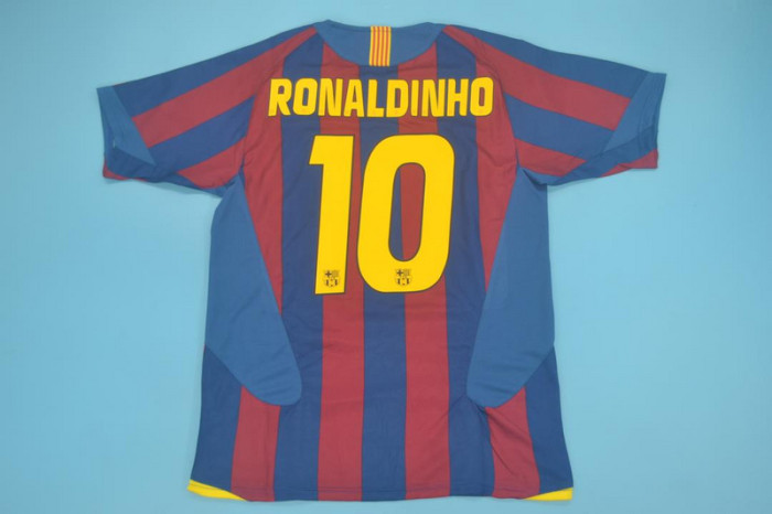 Retro Jersey 2005-2006 Barcelona RONALDINHO 10 Home Blue/Red Soccer Jersey Vintage Football Shirt