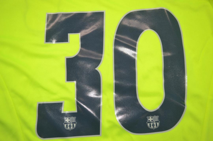 with UCL Patch Retro Jersey 2005-2006 Barcelona MESSI 30 Away Green Soccer Jersey Vintage Football Shirt