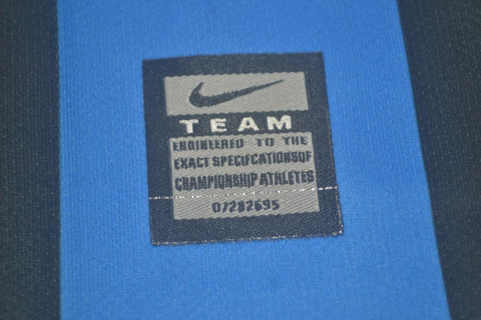 with Front Lettering Retro Jersey Long Sleeve Inter Milan 2009-2010 Home UCL Final Soccer Jersey