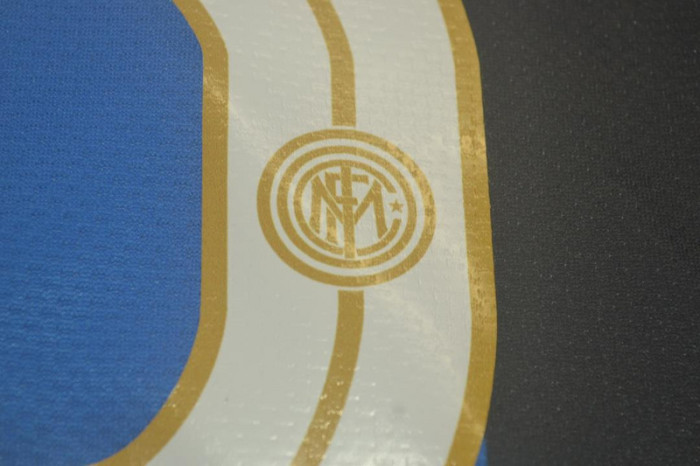 with Scudetto+Serie A Patch Retro Jersey 2008-2009 Inter Milan IBRAHIMOVIC 8 League Version Home Soccer Jersey Vintage Football Shirt