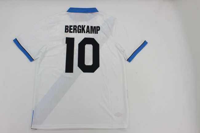 Retro Jersey 1994-1995 Inter Milan BERGKAMP 10 Away White Soccer Jersey Vintage Football Shirt