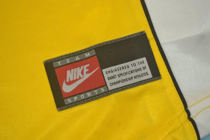 Retro Jersey 1998 Borussia Dortmund CHAPUISAT 9 Home Soccer Jersey BVB Vintage Football Shirt