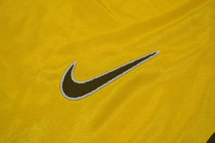 Retro Jersey 1998 Borussia Dortmund CHAPUISAT 9 Home Soccer Jersey BVB Vintage Football Shirt