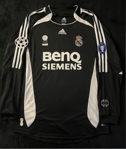 with UCL Patch Long Sleeve Retro Jersey 2006-2007 Real Madrid Away Black Soccer Jersey Vintage Real Football Shirt