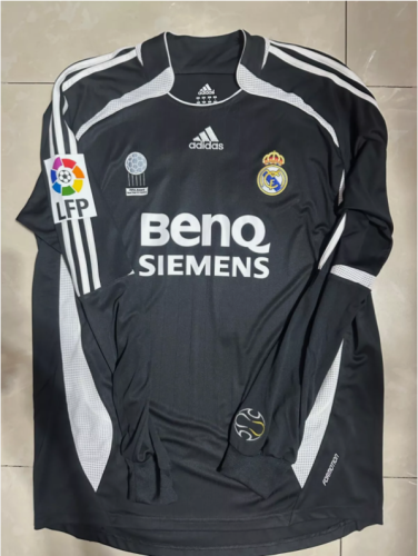 with Big LFP Patch Long Sleeve Retro Jersey 2006-2007 Real Madrid Away Black Soccer Jersey Vintage Real Football Shirt