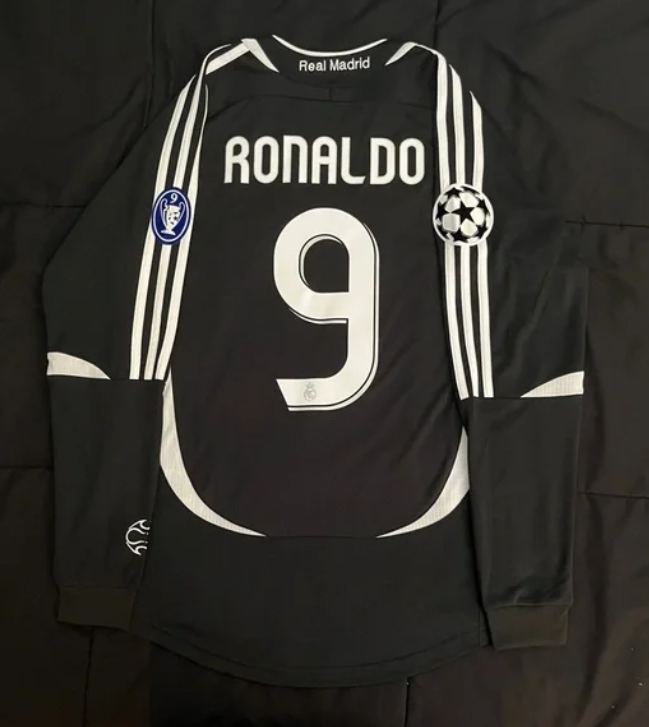 with UCL Patch Long Sleeve Retro Jersey 2006-2007 Real Madrid RONALDO 9 Away Black Soccer Jersey Vintage Real Football Shirt