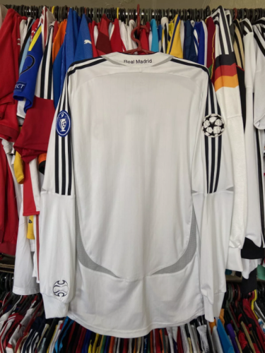 with UCL Patch Long Sleeve Retro Jersey 2006-2007 Real Madrid Home Soccer Jersey Vintage Real Football Shirt