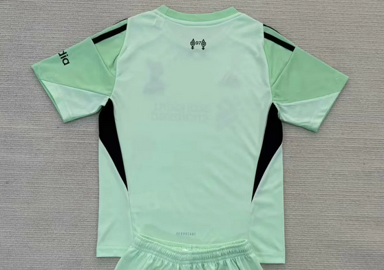 Fan Version 2025-2026 Liverpool Green Goalkeeper Soccer Jersey Football Shirt