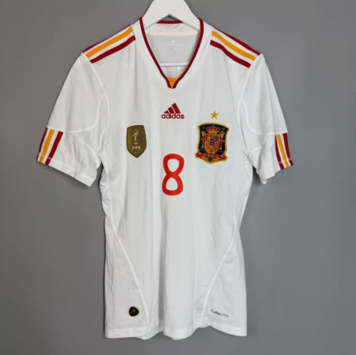 with Golden FIFA Patch Retro Jersey 2010-2011 Spain XAVI 8 Away White Soccer Jersey Vintage Camiseta de España Football Shirt