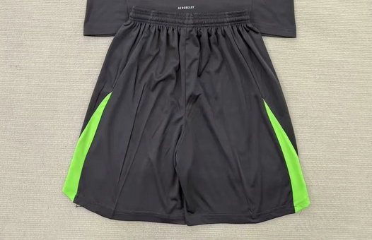 Fan Version 2025-2026 Liverpool Black Goalkeeper Soccer Shorts Football Shorts