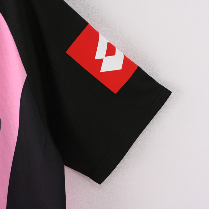 Retro Jersey 2002-2003 Juventus Pink Goalkeeper Soccer Jersey Vintage Football Shirt