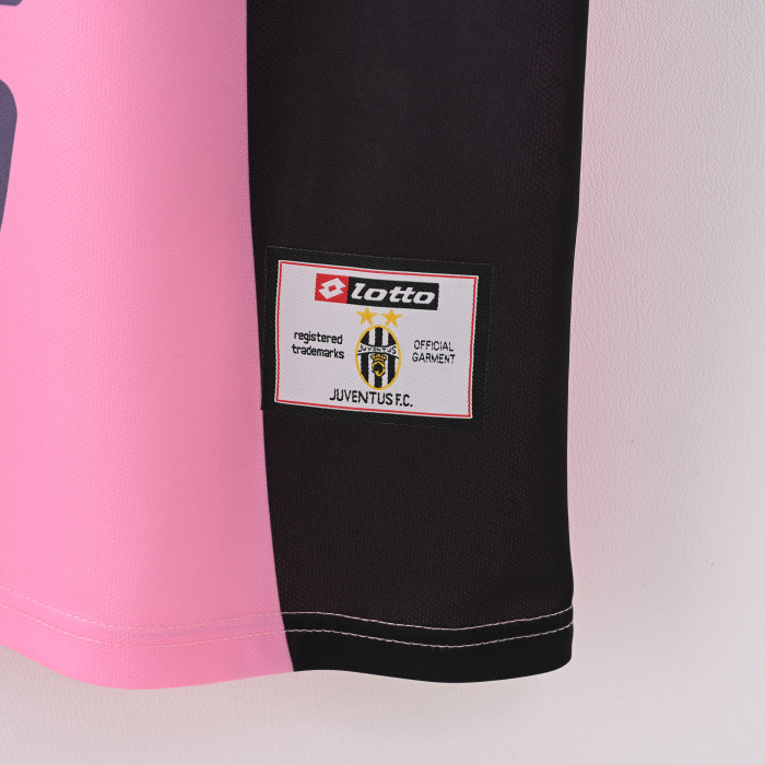 Retro Jersey 2002-2003 Juventus Pink Goalkeeper Soccer Jersey Vintage Football Shirt