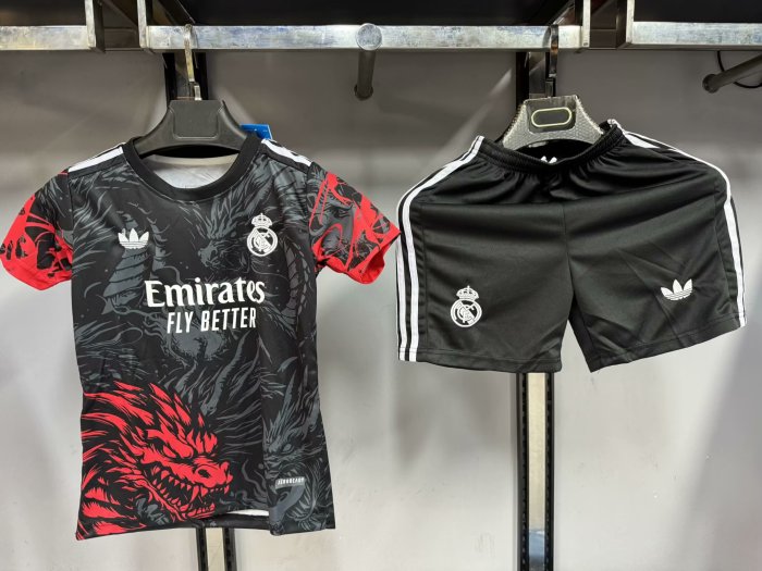 Youth Uniform Kids Kit 2025-2026 Real Madrid Black/Red Dragon Soccer Jersey Shorts Child Football Set