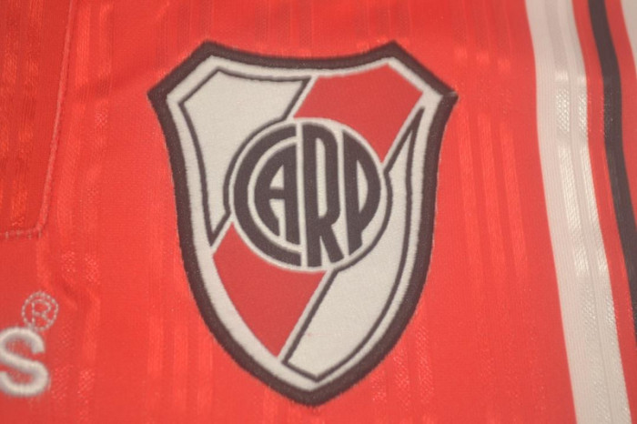 Retro Jersey 1995-1996 River Plate 9 Away Red Soccer Jersey Vintage Football Shirt