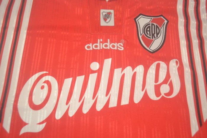Retro Jersey 1995-1996 River Plate 9 Away Red Soccer Jersey Vintage Football Shirt
