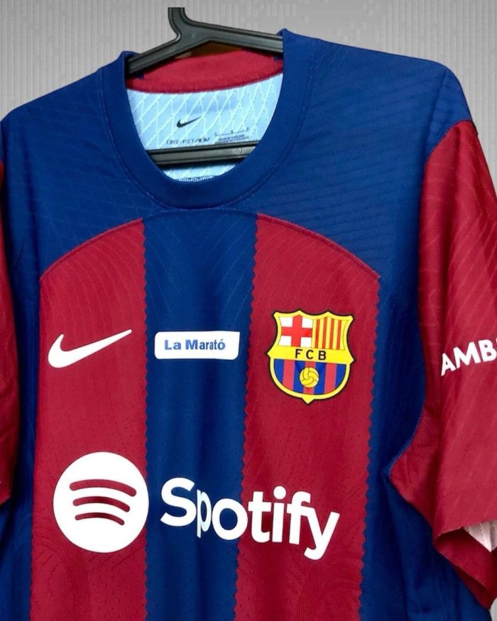 with La Marato+Champions+LALIGA Patch Barcelona Camisetas de Futbol Retro Jersey 2023-2024 Barcelona Home Soccer Jersey