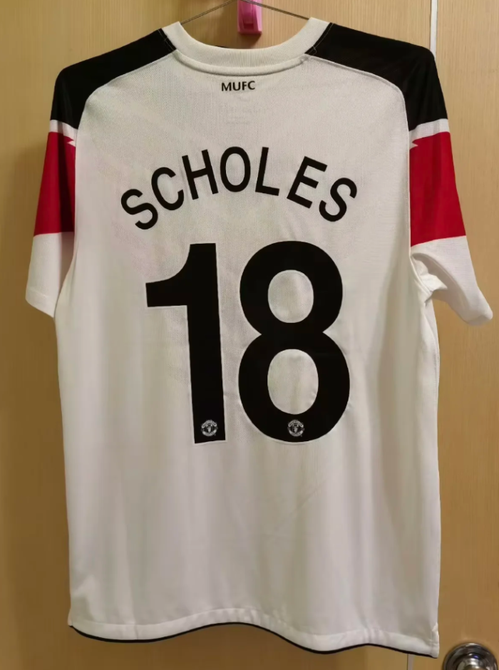 with UCL Patch Retro Jersey 2010-2011 Manchester United SCHOLES 18 Away White Vintage Soccer Jersey