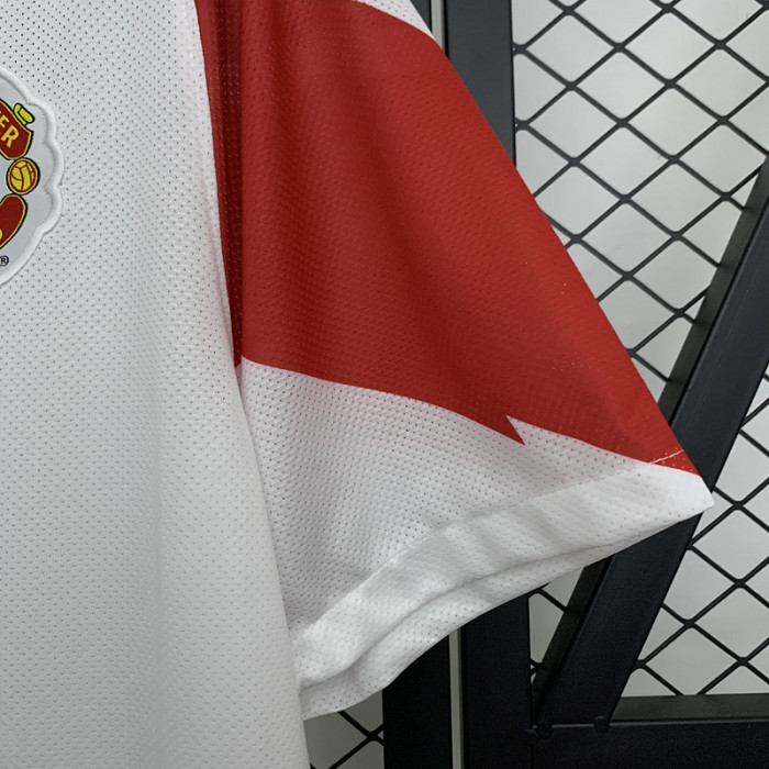 Retro Jersey 2010-2011 Manchester United Away White Vintage Soccer Jersey