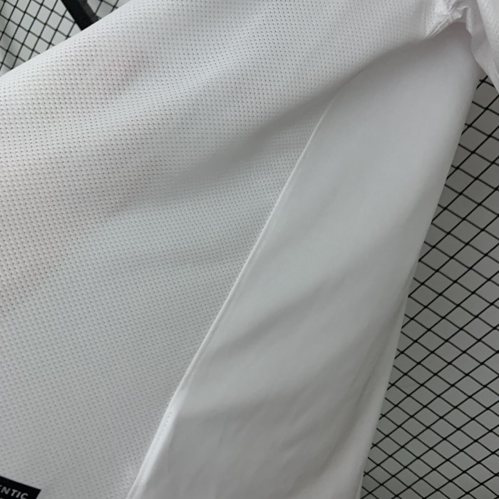 Retro Jersey 2010-2011 Manchester United Away White Vintage Soccer Jersey