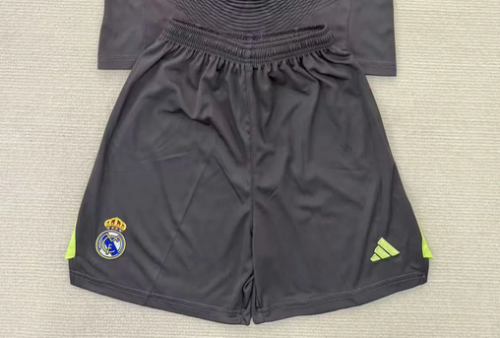 Fan Version 2025-2026 Real Madrid Grey Goalkeeper Soccer Shorts Football Shorts
