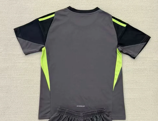 Fans Version 2025-2026 Real Madrid Black/Grey Goalkeeper Soccer Jersey Real Football Shirt
