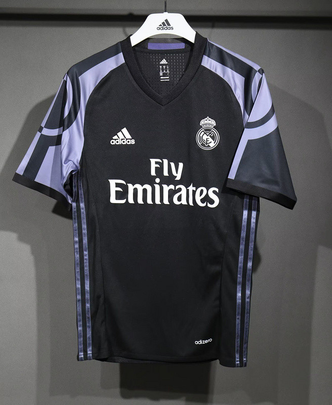 Player Version Retro Jersey 2016-2017 Real Madrid Third Away Black Soccer Jersey Vintage Football Shirt