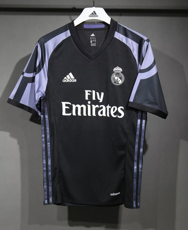 Player Version Retro Jersey 2016-2017 Real Madrid Third Away Black Soccer Jersey Vintage Football Shirt