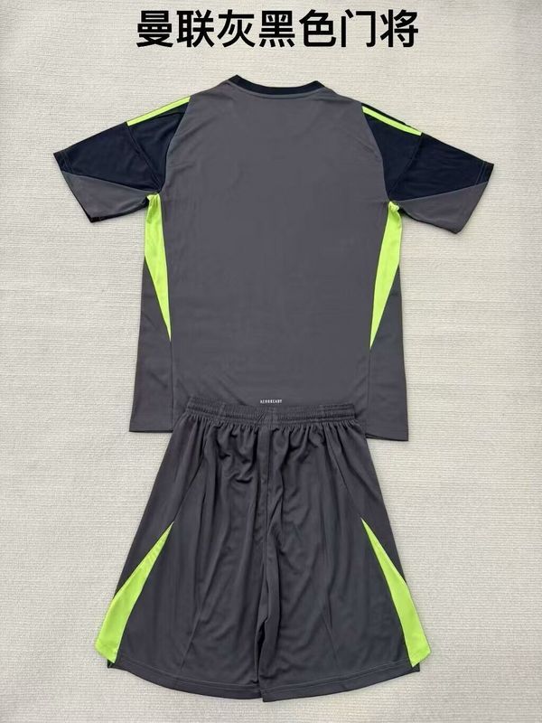 Adult Uniform 2025-2026 Manchester United Black/Grey Goalkeeper Soccer Jersey Shorts Man U Football Kit