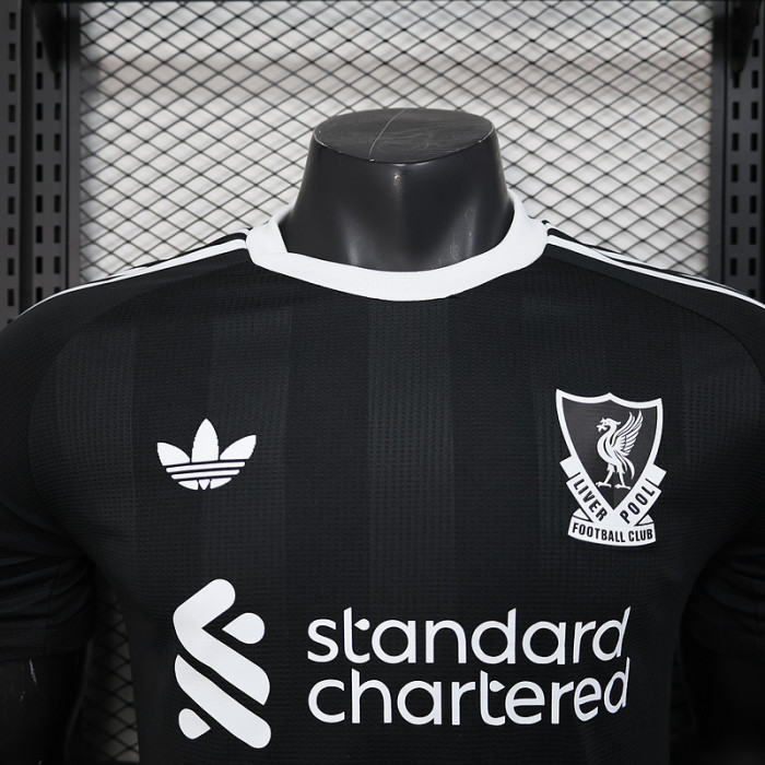 Player Version 2025-2026 Liverpool Black Goalkeeper Soccer Jersey Football Shirt
