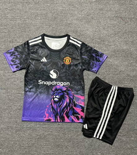 Youth Uniform Kids Kit 2025-2026 Manchester United Black/Purple Lion Soccer Jersey Shorts Child Football Set