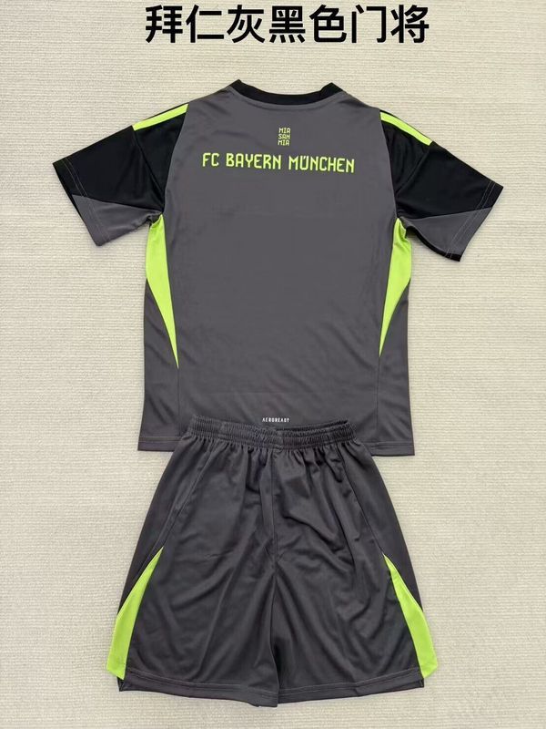 Youth Uniform Kids Kit 2025-2026 Bayern Munich Black/Grey Goalkeeper Soccer Jersey Shorts Child Football Set
