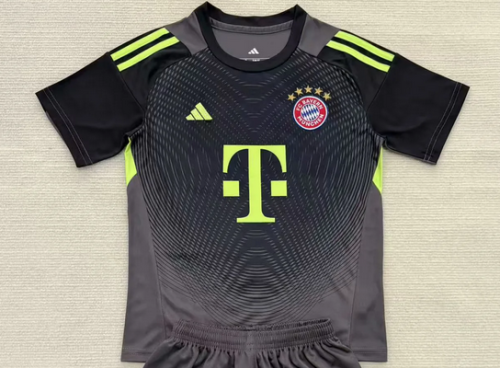 Fan Version 2025-2026 Bayern Munich Black/Grey Goalkeeper Soccer Jersey Bayern Munchen Football Shirt