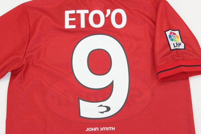 with LFP Patch Retro Jersey 2000-2001 Mallorca ETO'O 9 Home Soccer Jersey Vintage Football Shirt