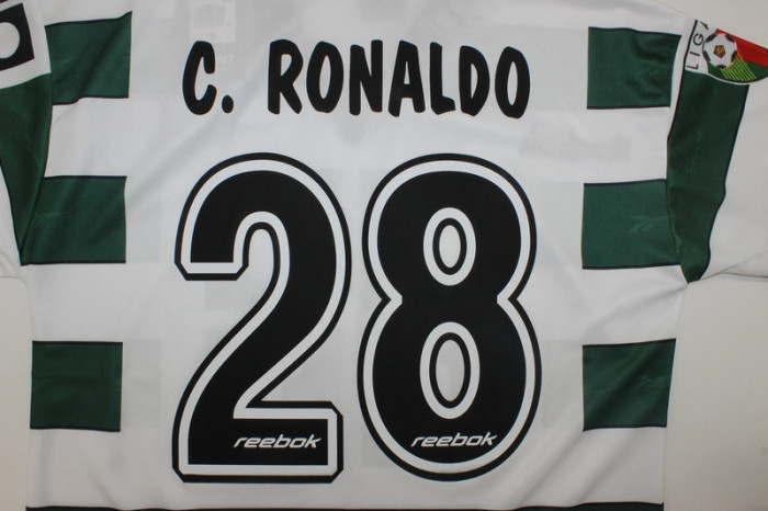 Retro Jersey 2000-2001 Sporting Lisbon C.RONALDO 28 Home Soccer Jersey Vintage Football Shirt