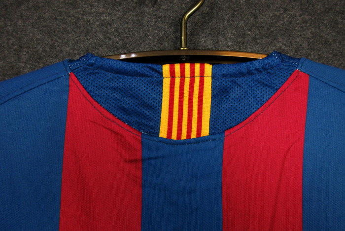 with Sleeve Lettering+UCL Patch Retro Jersey 2005-2006 Barcelona RONALDINHO 10 UEFA Champions League Home Soccer Jersey