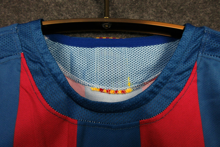 with Sleeve Lettering+UCL Patch Retro Jersey 2005-2006 Barcelona RONALDINHO 10 UEFA Champions League Home Soccer Jersey