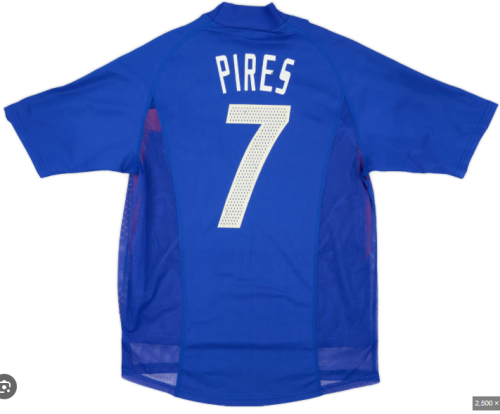 Retro Jersey 2002 France PIRES 7 Home Soccer Jersey Vintage Football Shirt