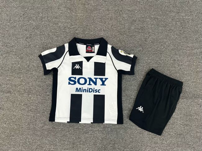 Retro Youth Uniform Kids Kit 1997-1998 Juventus Home Soccer Jersey Shorts Child Football Set