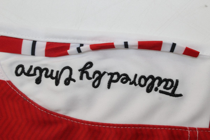 with LFP Patch Retro Jersey 2011-2012 Athletic Bilbao IRAOLA 15 Home Soccer Jersey Vintage Football Shirt