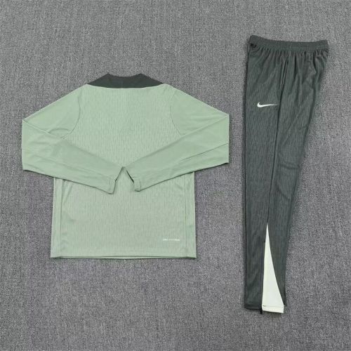 2025-2026 Chelsea Light Green Soccer Training Sweater and Pants Football Kit