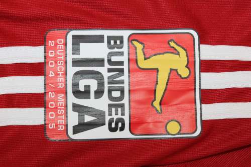 with Bundesliga Patch Retro Jersey 2005-2006 Bayern Munich SCHWEINSTEIGER 31 Home Soccer Jersey Vintage Football Shirt