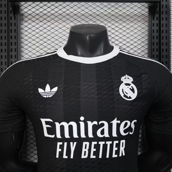 Player Version 2025-2026 Real Madrid Black Goalkeeper Soccer Jersey Real Football Shirt
