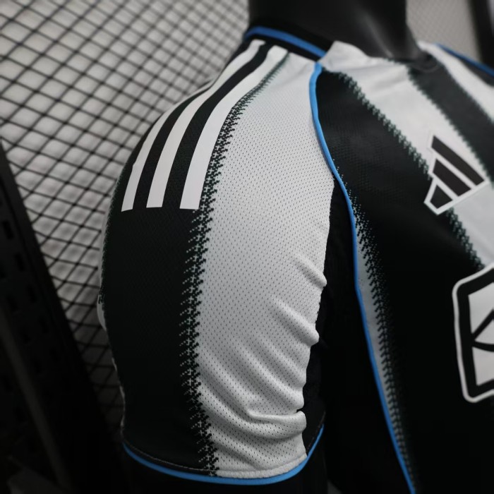 Player Version 2025-2026 Newcastle United Home Soccer Jersey Football Shirt