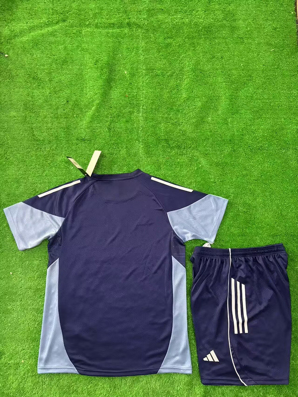 AD706 Blank DIY Soccer Training Uniforms Men's Custom Jersey and Shorts Youth Kids Football Set