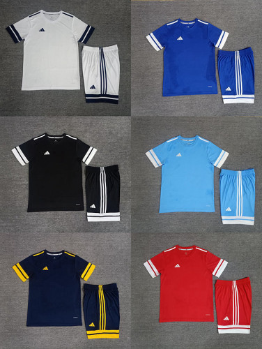 AD826 Blank DIY Soccer Training Uniforms Men's Custom Jersey and Shorts Youth Kids Football Set