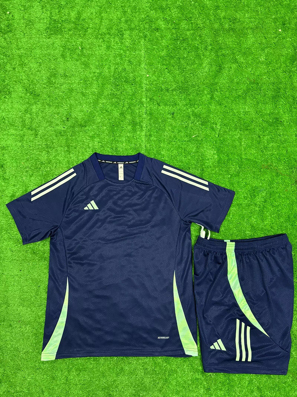AD703 Blank DIY Soccer Training Uniforms Men's Custom Jersey and Shorts Youth Kids Football Set