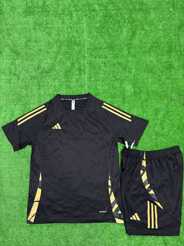 AD703 Blank DIY Soccer Training Uniforms Men's Custom Jersey and Shorts Youth Kids Football Set
