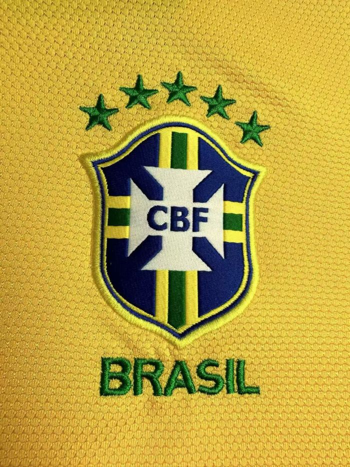 Retro Jersey 2012-2013 Brazil Home Soccer Jersey Vintage Brasil Camisetas de Futbol