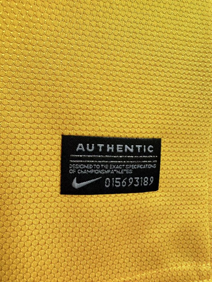 Retro Jersey 2012-2013 Brazil Home Soccer Jersey Vintage Brasil Camisetas de Futbol