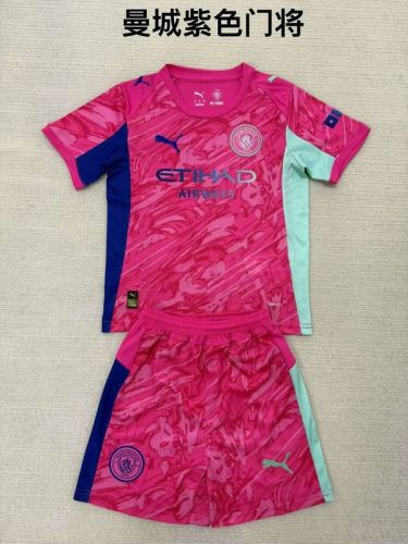 Youth Uniform Kids Kit 2025-2026 Manchester City Pink Goalkeeper Soccer Jersey Shorts Child Football Set